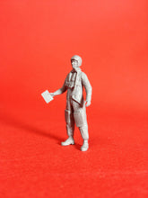 Load image into Gallery viewer, 1/72 scale SAAB 35 &amp; SAAB 37 Viggen pilot. Art # 72P004