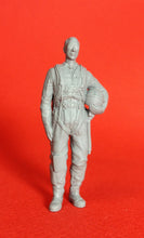 Load image into Gallery viewer, 1/72 scale Swedish pilot as seen from the 1950s to the early 1970s. Art # 72P002